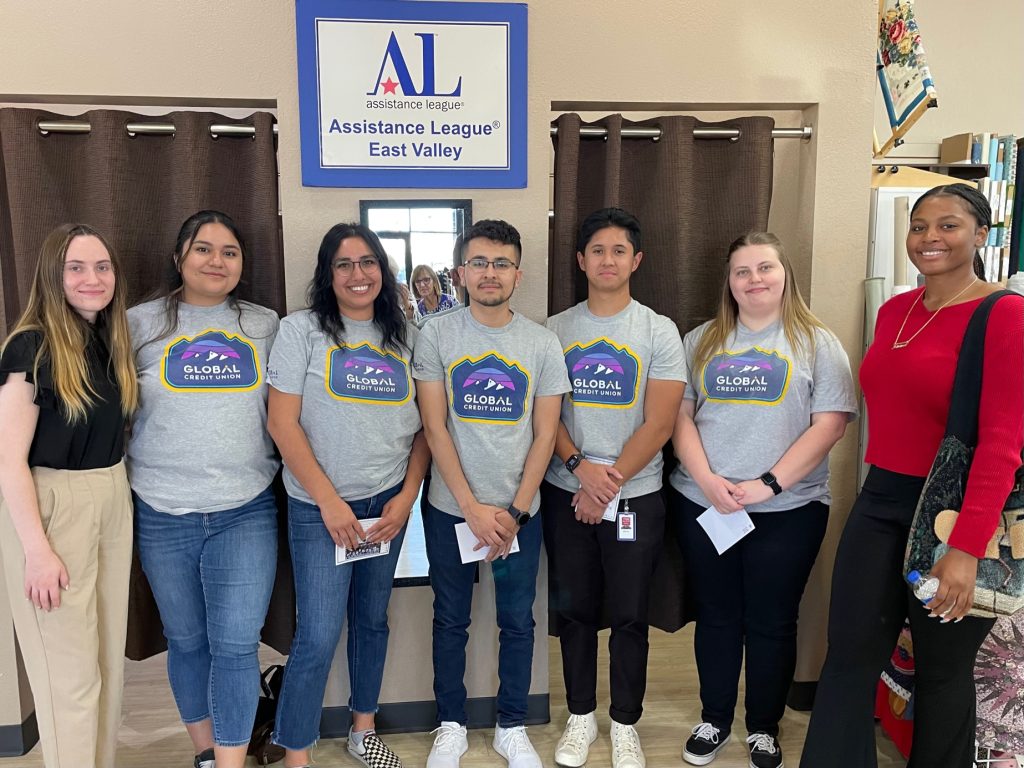 Community Volunteers from Global Credit Union!
