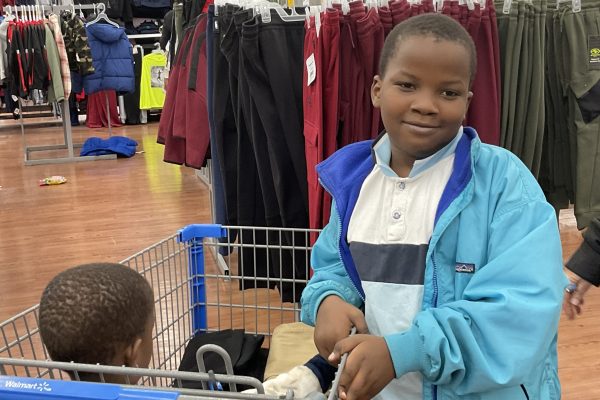 shopping for refugee familieis