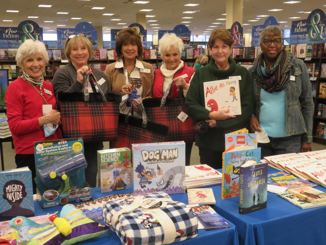 St. Louis - Assistance League Partners with West County Barnes & Noble (1)